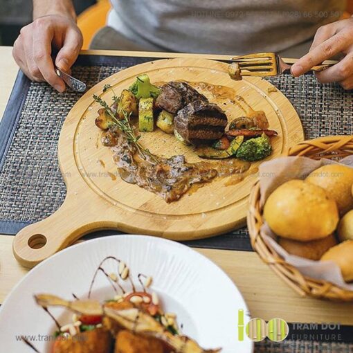 Khay tre phục vụ tròn có tay cầm TRAMDOT | Dịch vụ gia công khay tre phục vụ theo yêu cầu Trăm Đốt