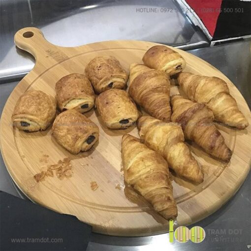 Khay tre phục vụ tròn có tay cầm TRAMDOT | Dịch vụ gia công khay tre phục vụ theo yêu cầu Trăm Đốt